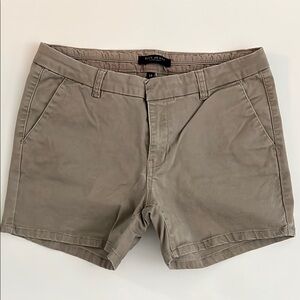Max Jeans Tan Classic Style shorts